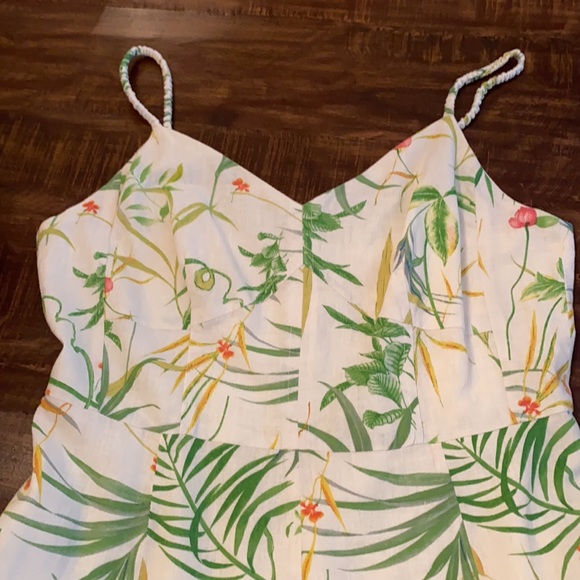 A loves a floral print dress - Picture 4 of 6